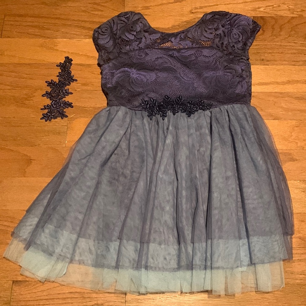 Weissman Costume with hair accessory. Size XLC.